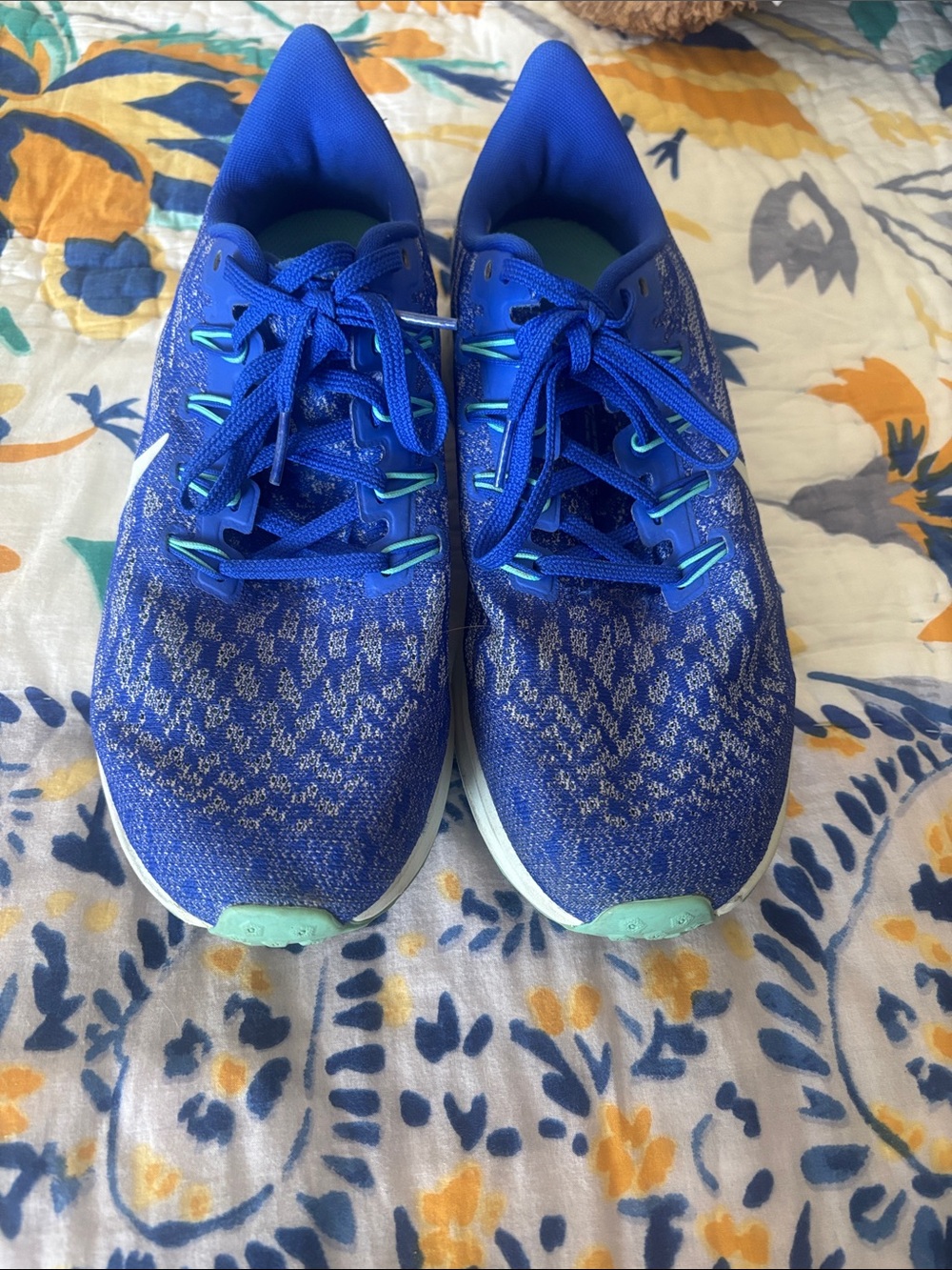 Nike Royal Blue Athletic Running Shoes with Teal Accents